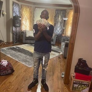 Meet your Posher, Deangelo